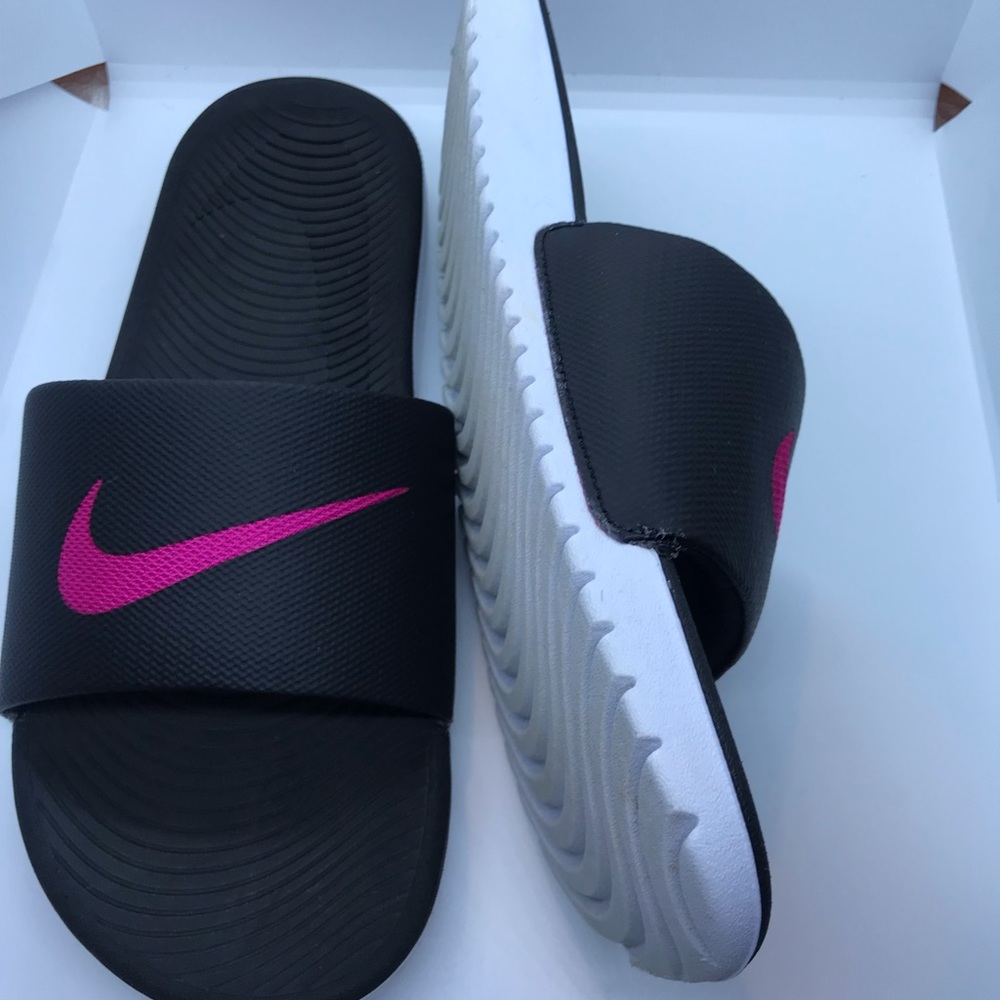 ‼️SOLD‼️Nike Slip on sandals women’s size 11 - Picture 5 of 5